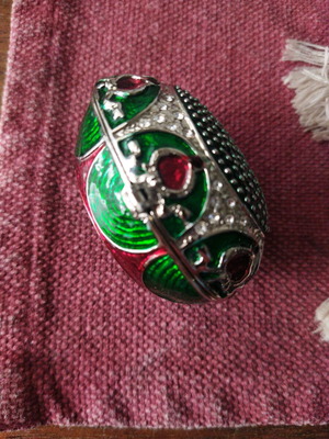 Decorative egg like new