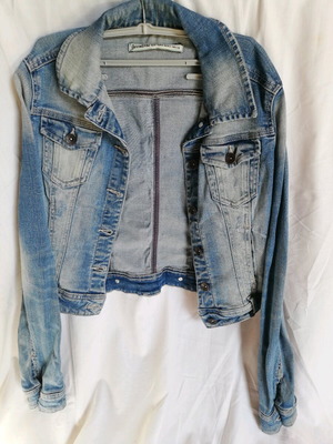 Stradivarius denim jacket small σε άριστη κατάσταση, μπλε
