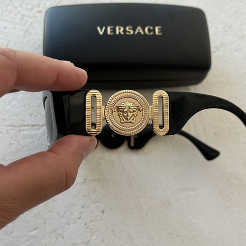 Versace Maxi Medusa Biggie sunglasses model VE 4425U GB1/87 unisex black