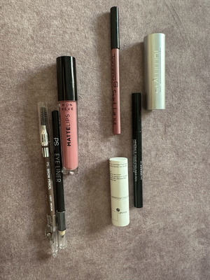 Korres and Tommy G makeup set with Primark pencils