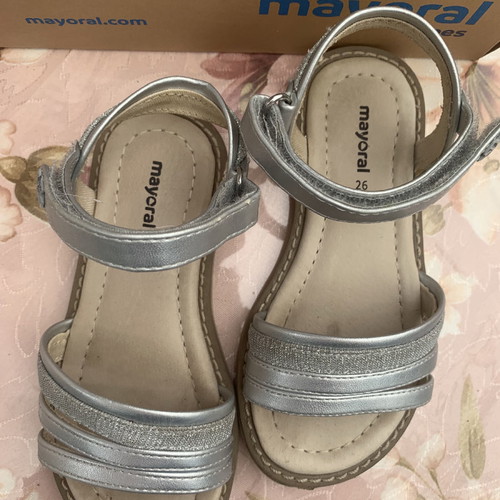 Girls' sandals size 26 silver lightly used