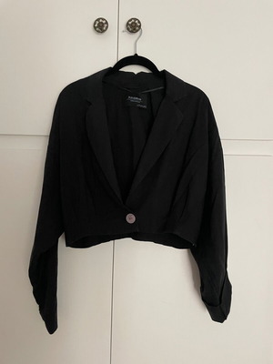 Short black jacket Pull & Bear small, used, 100% lyocell