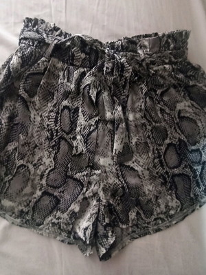 Shorts like new, size L, gray
