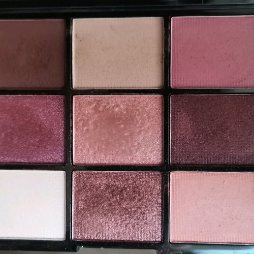 Makeup Revolution eyeshadow palette used with glass damage