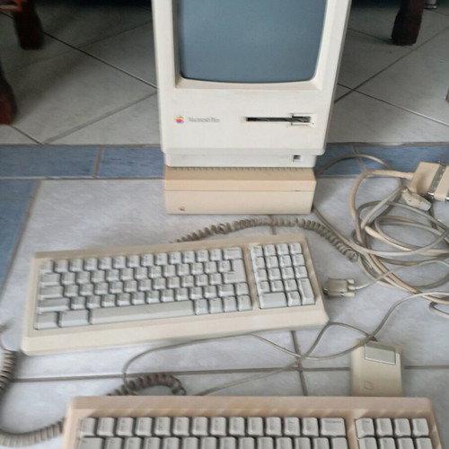 Vintage Apple Macintosh Original 1984 used collector's item