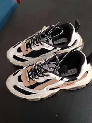 Παπούτσια γυναικεία Steve Madden μεταχειρισμένα No 38 μαύρο-μπεζ