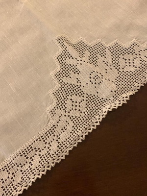 Handmade needlework table linen 0.79 x 0.79 m