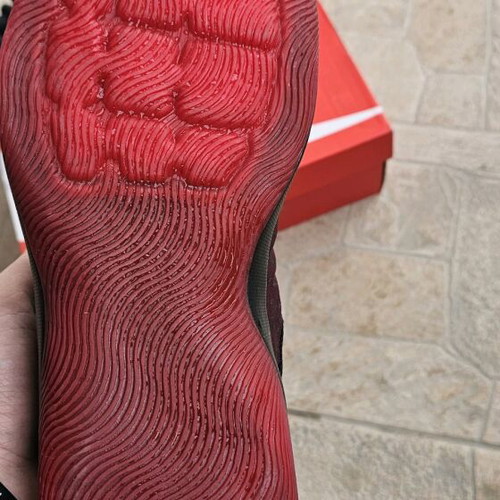 Jordan sneakers like new, size 47.5, black and red