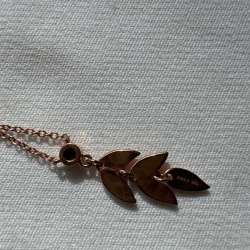 Jools necklace in rose gold with leaf design like new