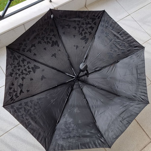 Color Changing Umbrella new, black and white butterfly design