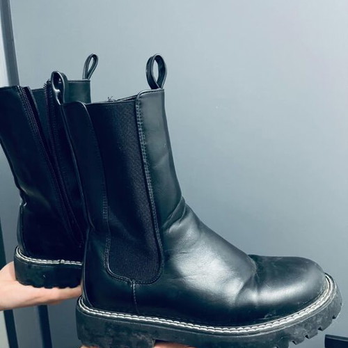 Boots slightly used, black, size 39