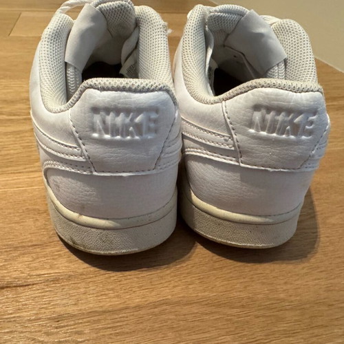 Nike Court Vision Low σαν καινούργιο, άσπρα αθλητικά παπούτσια μέγεθος 41