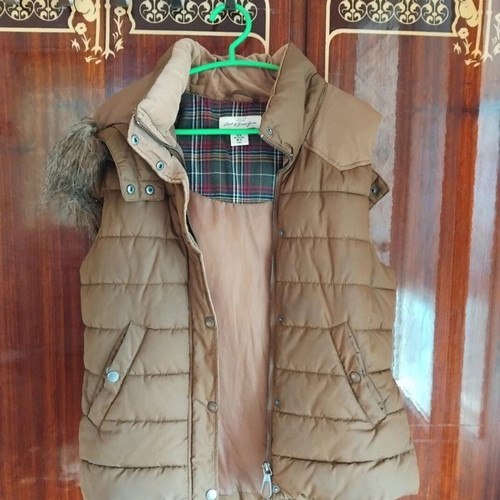 H&M sleeveless vest used with detachable hood brown