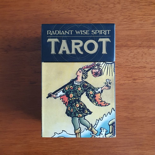 Radiant Wise Spirit Tarot deck like new by Lo Scarabeo