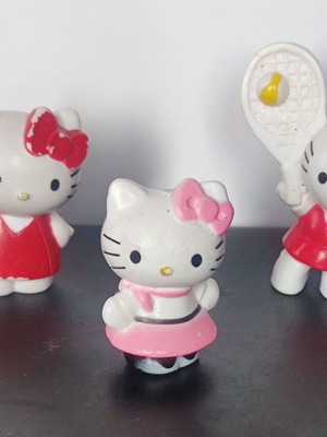 Hello Kitty figures used, set of 3 small figurines