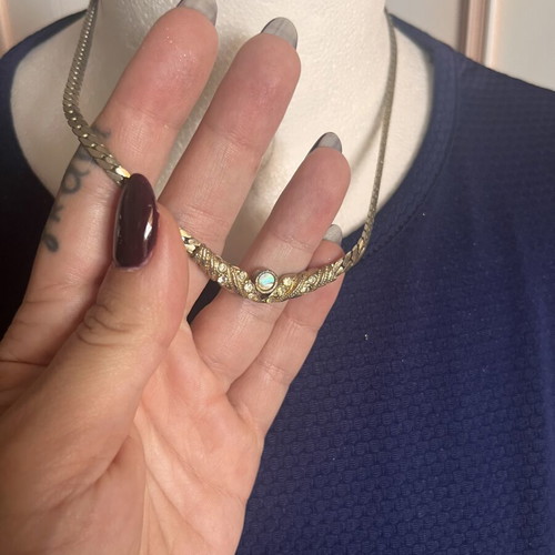 Neck accessory vintage, like new, gold tone