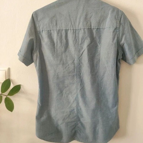 DOOA men's short sleeve shirt like new, size S, blue with red dots, cotton