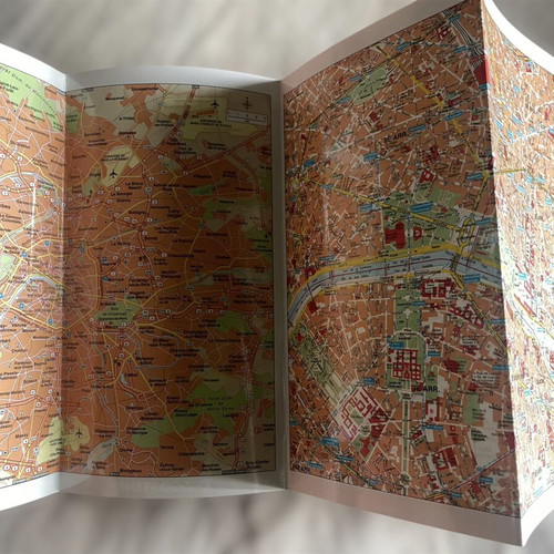 Cities of the World DeAgostini Paris DVD with Guide and Map like new