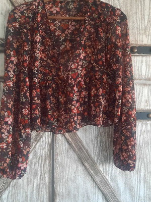 Chiffon blouse like new