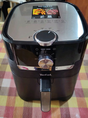 Tefal Easy Fry & Grill Classic фритюрник с въздух 4,2л като нов
