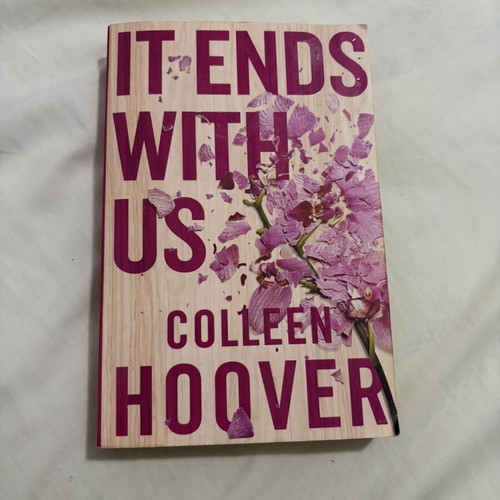 It Ends with Us by Colleen Hoover, English paperback
