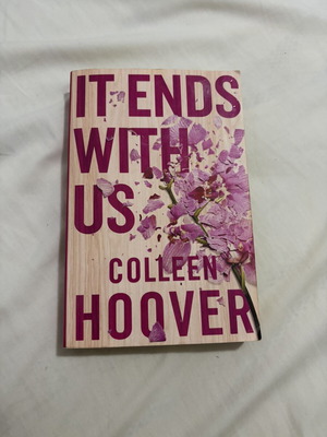 It Ends with Us by Colleen Hoover, English paperback