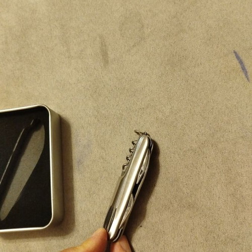 Pocket knife new in metal box unused