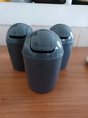 Plastic tabletop bins set of three, like new