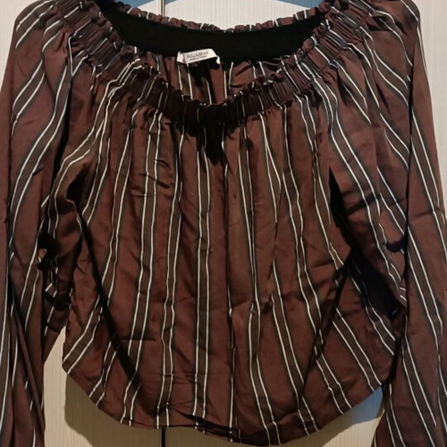 Pull and Bear blouse S used with off-shoulder multicolor