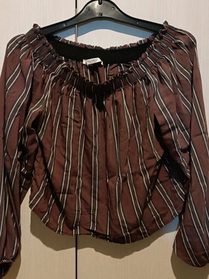 Pull and Bear blouse S used with off-shoulder multicolor