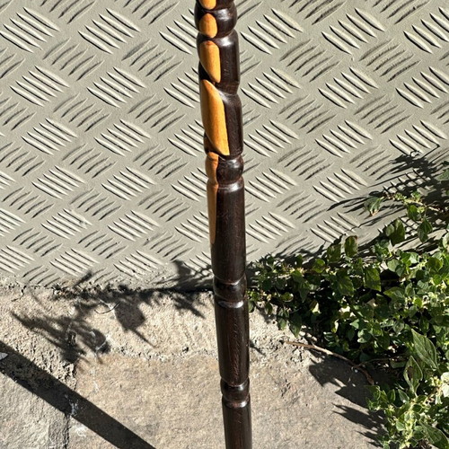 Handmade wooden walking stick used with lion head and spiral decoration