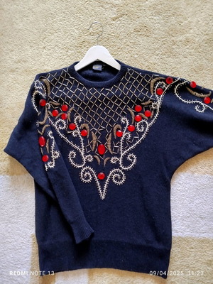 Vintage sweater used, black, with embroidery and angora wool