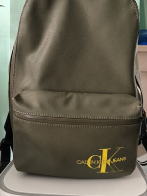 Calvin Klein backpack like new, khaki