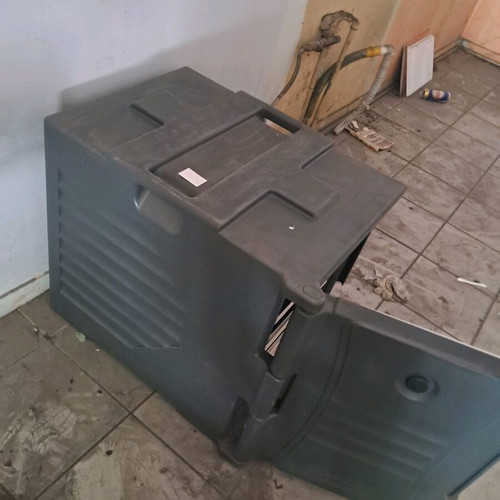 Heated transport box like new