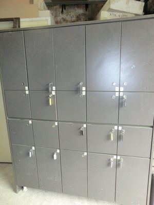 Ερμάριο με θυρίδες σαν καινούργιο 2μ x 2μ, 30εκ βάθος