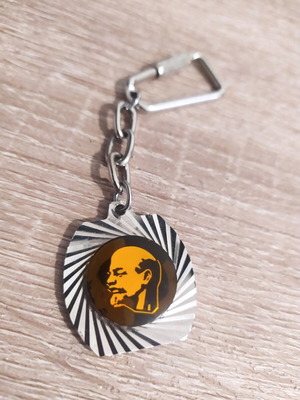 KKE Lenin keychain, vintage 80s-90s metal