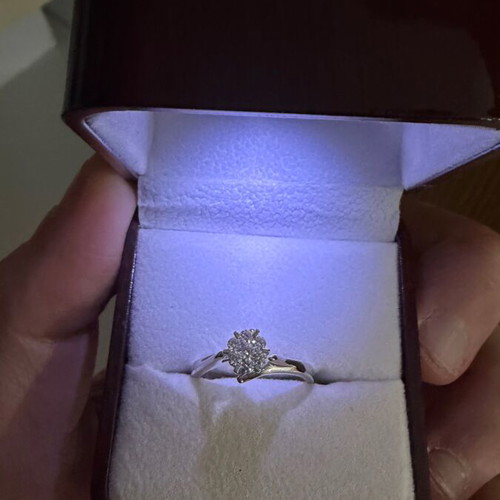 Women's ring new with original wooden box and certificate