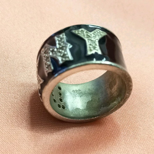 DKNY ring with enamel like new, alpaca and zircon stones