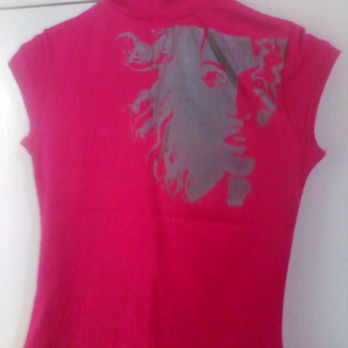 Sleeveless top with pattern
