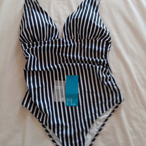 HM one-piece swimsuit new, size L