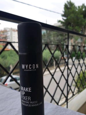 Wycon setting spray used, pro make up fixer