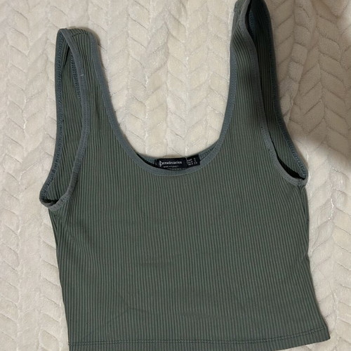Stradivarius green top size small like new