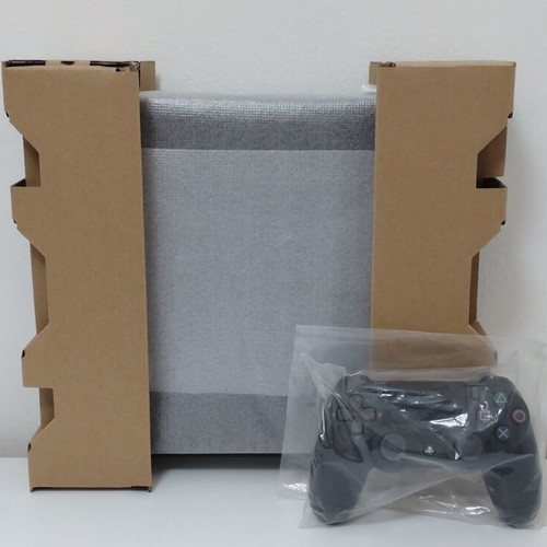 PS4 Slim 500GB console with camera V2