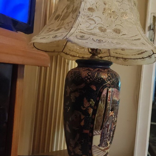 Porcelain Asian Art Japanese Lamp like new, large 80cm height
