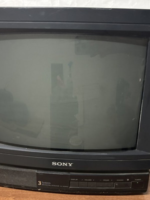 Sony Trinitron KV-1434M3 used TV without remote