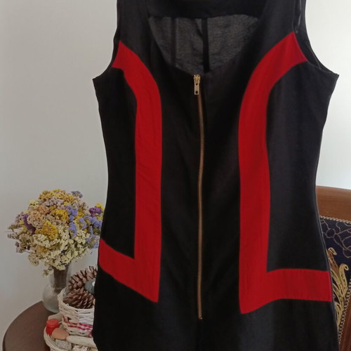 Directions Sleeveless Romper Size UK 14 EUR 40 Like New Black Red