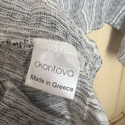 Crop top ckontova like new, gray, one size