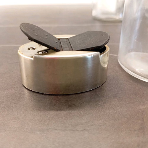 Spice set like new, 6-position with metal base
