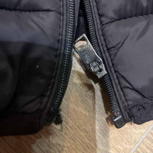 Pull&Bear black unisex jacket used with zipper issue size M