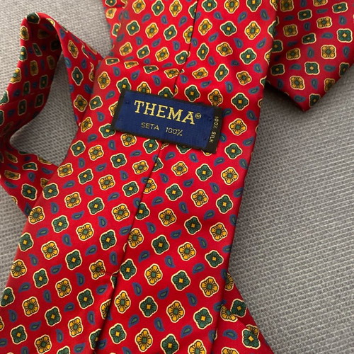 Tie in excellent condition